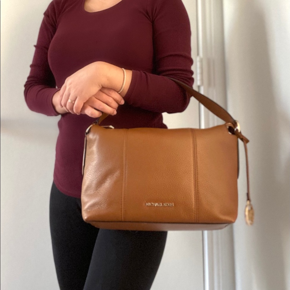 Michael Kors Brooke MD EW Shld Crossbody - Picture 8 of 8